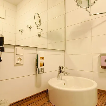 Altstadthotel Galerie Hotel 3*