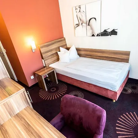 Altstadthotel Galerie 호텔 3*